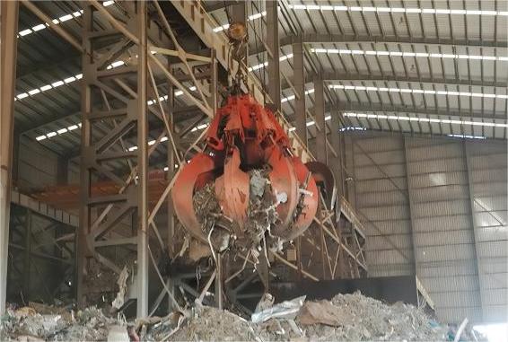 Orange Peel Crane Grab